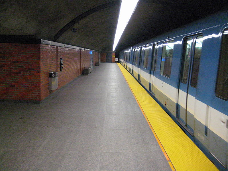 File:Charlevoix Station Metro Montreal.jpg